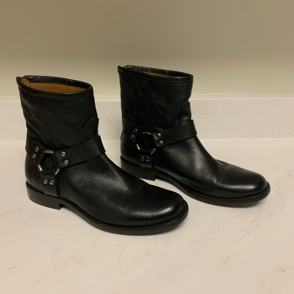 FRYE philip harness booties. Excellent condition. Worn 2X.